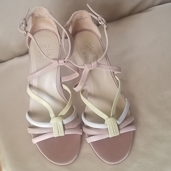 NWT Naturalizer Kadin Strappy Women Heel Nude/Tan Sandals size 8 Wide - Picture 8 of 10